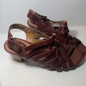 New Clark’s sandals. Size 7